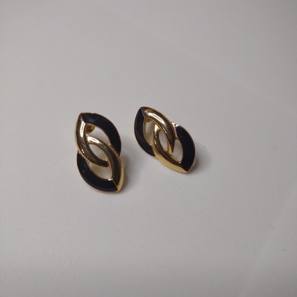 Vintage Trifari Black And Gold Tone Earrings - Picture 3 of 13
